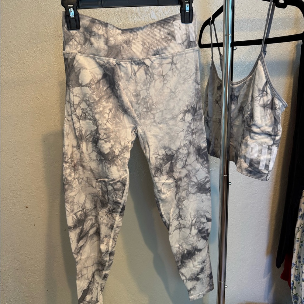 Gray Tie-Dye Leggings and Sports Bra Set